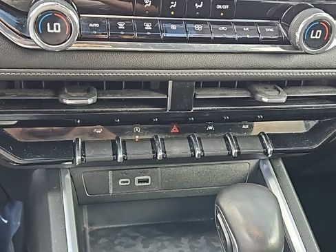 Used 2023 Chevrolet Colorado LT w/ LT Convenience Package image 18