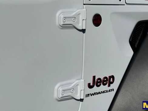 Used 2025 Jeep Wrangler Rubicon image 33