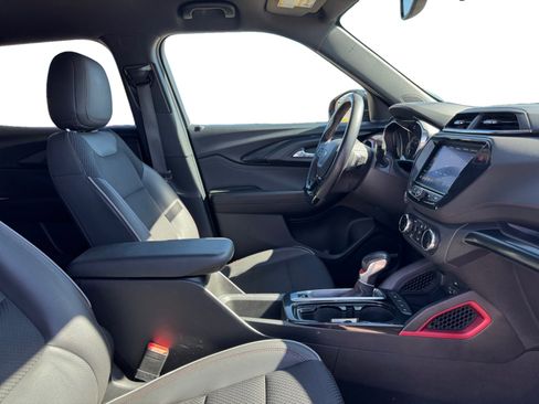 Used 2021 Chevrolet TrailBlazer RS w/ Technology Package image 17