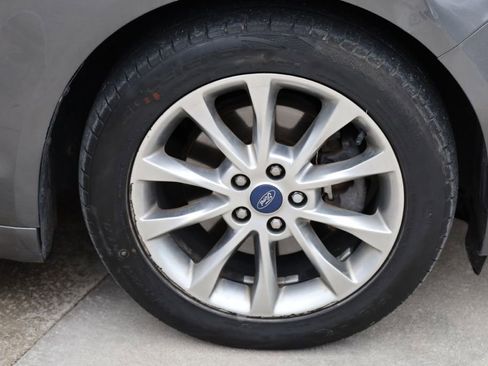 Used 2017 Ford Fusion SE w/ Fusion SE Technology Package image 33