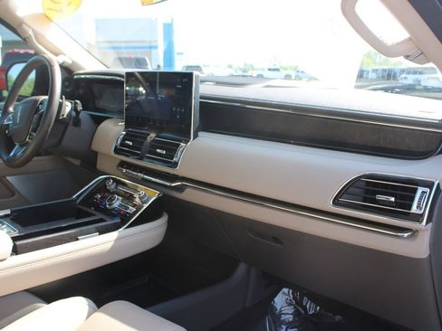 Used 2024 Lincoln Navigator L Reserve AWD/4WD image 31