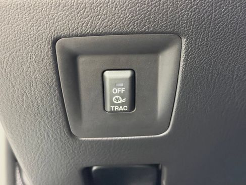 Used 2004 Ford Thunderbird RWD image 25