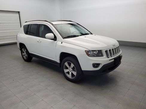 Used 2017 Jeep Compass High Altitude AWD/4WD image 13