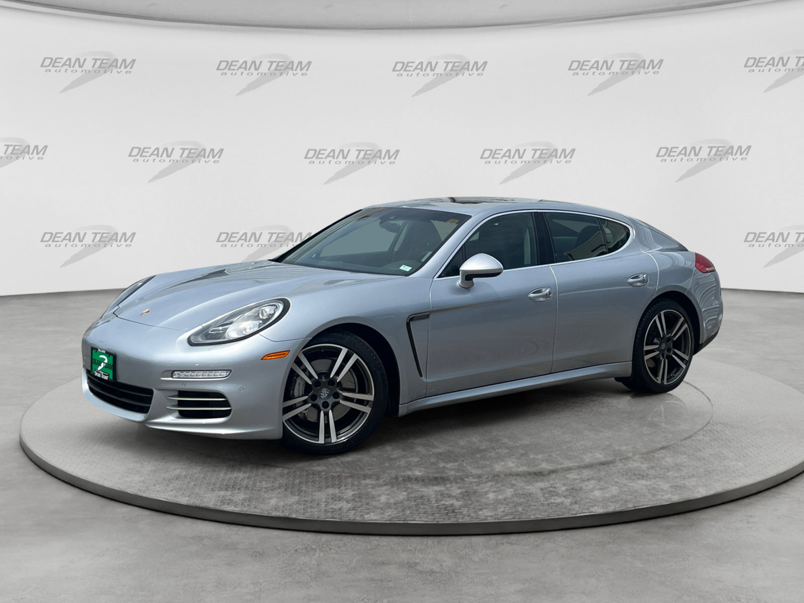 Used 2014 Porsche Panamera image 3