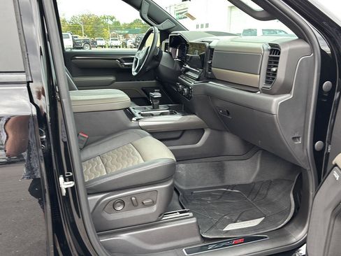 Used 2024 Chevrolet Silverado 1500 ZR2 w/ Technology Package AWD/4WD image 23