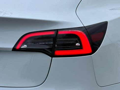 Used 2023 Tesla Model 3 Standard Range image 25