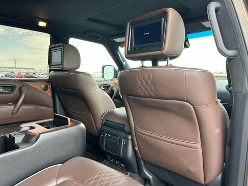 Used 2017 INFINITI QX80 Limited w/ All Season Package AWD/4WD image 17