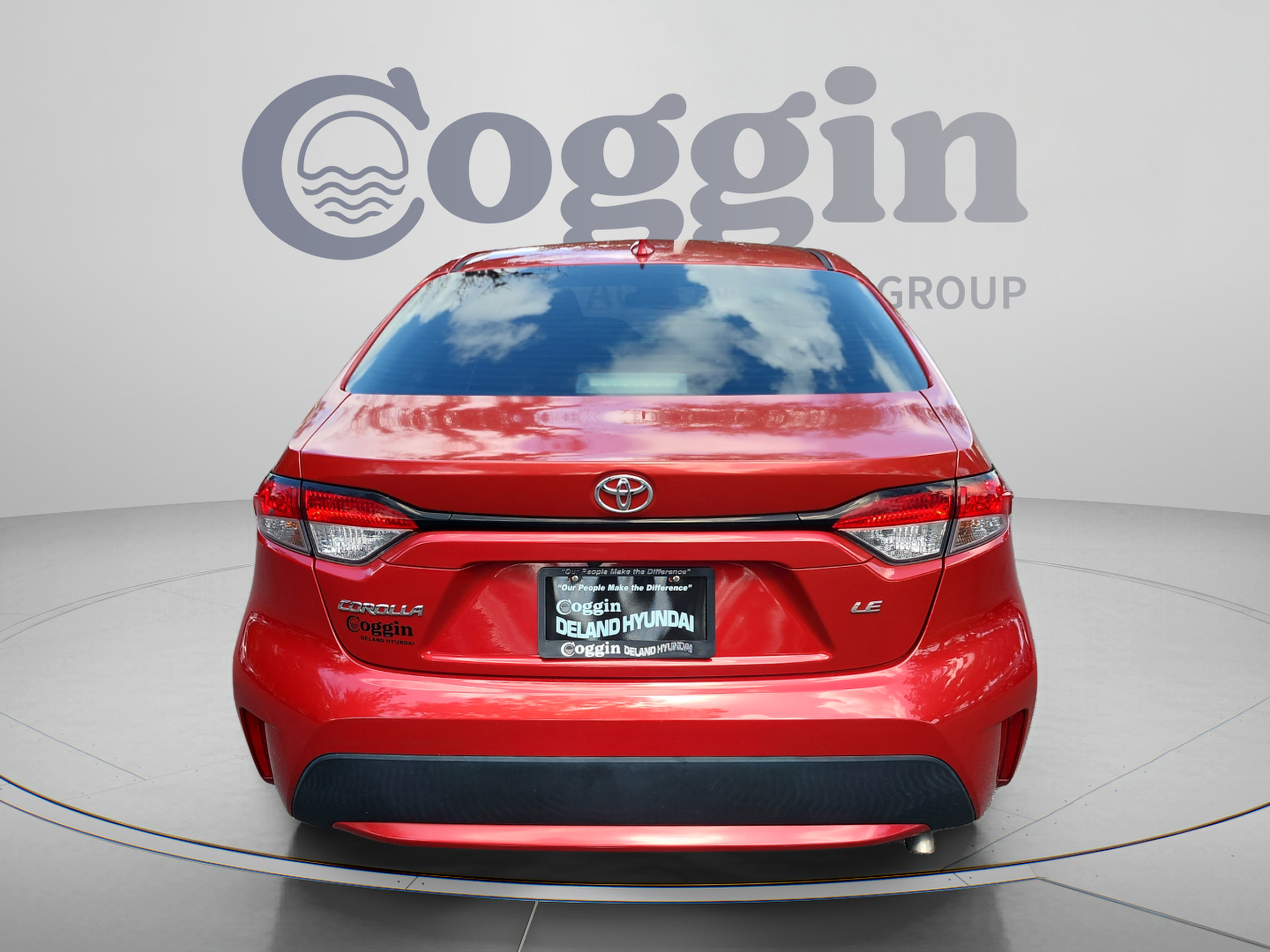 Used 2020 Toyota Corolla LE FWD image 4