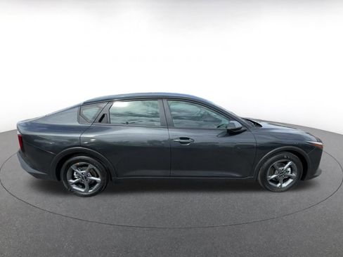 Used 2025 Kia K4 LXS image 16