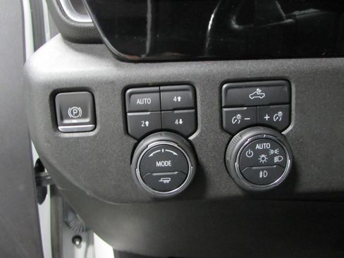 Used 2023 Chevrolet Silverado 1500 RST image 22