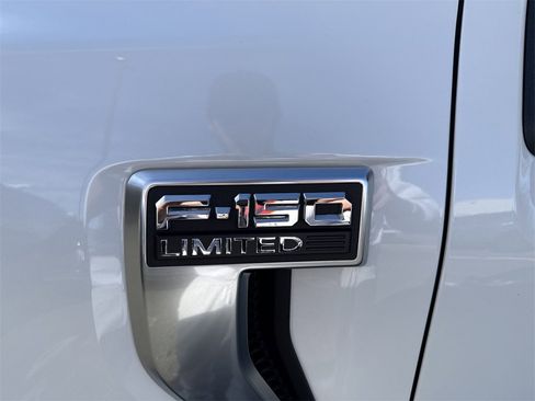 Used 2022 Ford F150 Limited image 12