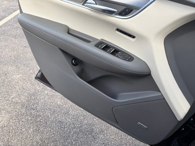 Used 2020 Cadillac XT5 Premium Luxury w/ LPO, Floor Liner Package AWD/4WD image 11