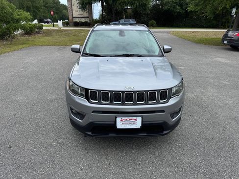 Used 2018 Jeep Compass Latitude AWD/4WD image 28