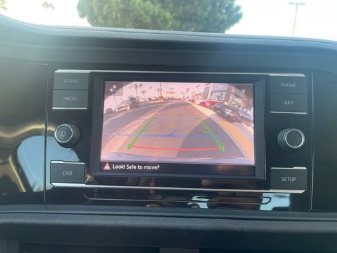 Used 2019 Volkswagen Jetta SE FWD image 19