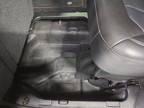 Used 2025 Chrysler Pacifica Select FWD image 33