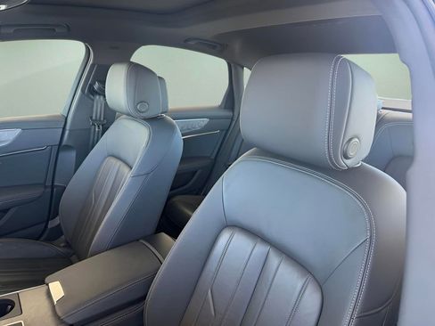 Used 2024 Audi A6 Premium Plus image 14