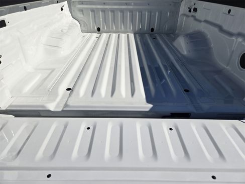 Used 2025 Nissan Frontier SV image 30