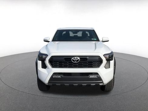 Used 2025 Toyota Tacoma TRD Off-Road image 5