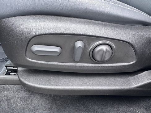 Used 2023 Buick Enclave Essence w/ Sport Touring Edition image 19