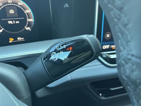 New 2026 Volkswagen Tiguan SE R-Line FWD image 12