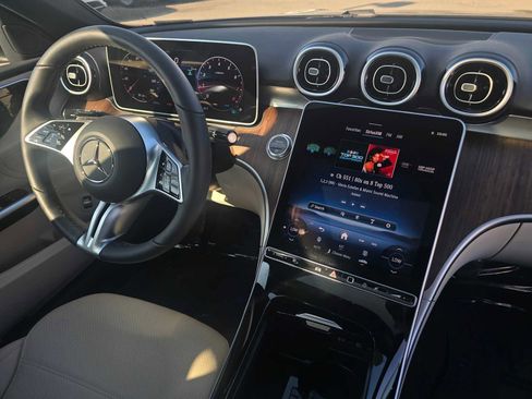 Used 2025 Mercedes-Benz C 300 4MATIC Sedan image 10