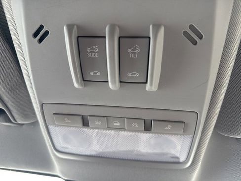 Used 2018 Chevrolet Trax Premier w/ Midnight Edition image 35