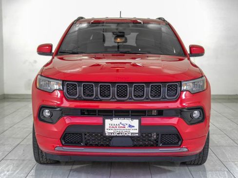 Used 2023 Jeep Compass Limited image 3