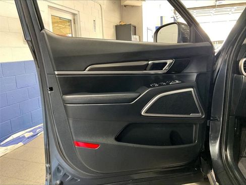 Used 2024 Kia Telluride LX AWD/4WD image 9