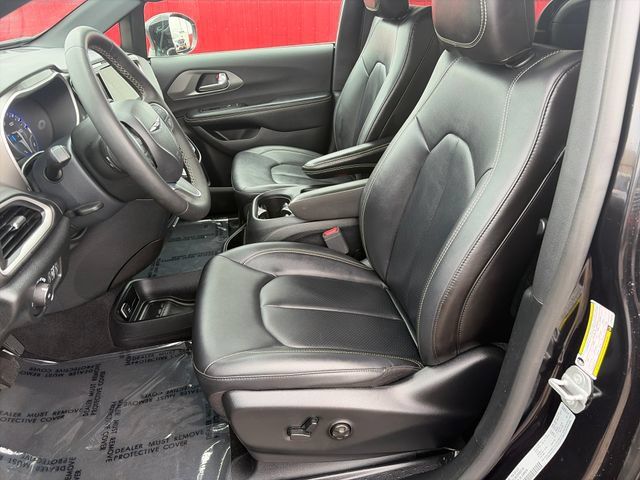 Used 2025 Chrysler Pacifica Select FWD image 38
