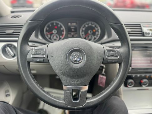 Used 2013 Volkswagen Passat 2.5 SE FWD image 29