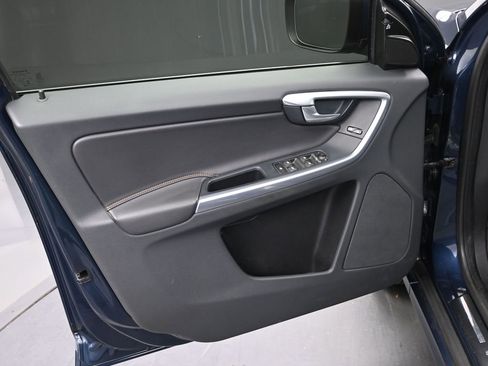 Used 2015 Volvo XC60 T6 Platinum image 14