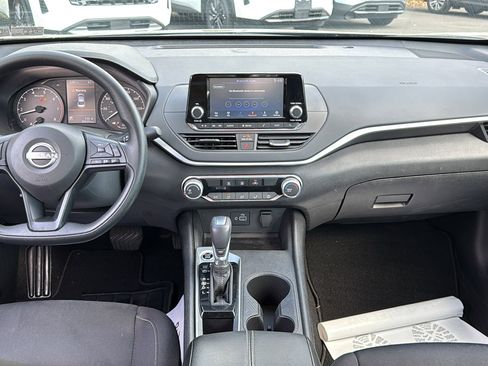 Certified 2024 Nissan Altima 2.5 S FWD image 5