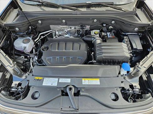 New 2025 Volkswagen Atlas Cross Sport SE image 16