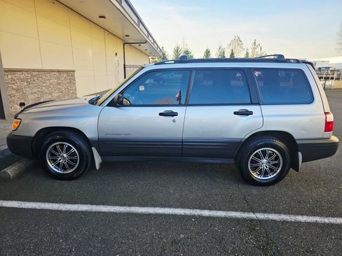 Used 2002 Subaru Forester L AWD/4WD image 2