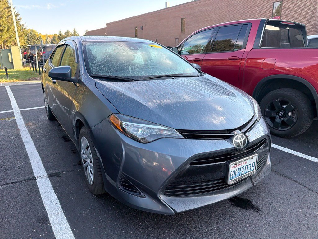 Used 2018 Toyota Corolla LE FWD image 4
