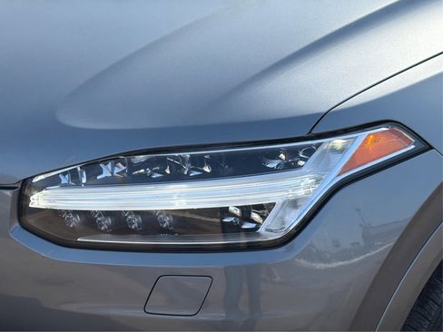 Used 2017 Volvo XC90 T6 Momentum w/ Vision Package image 26