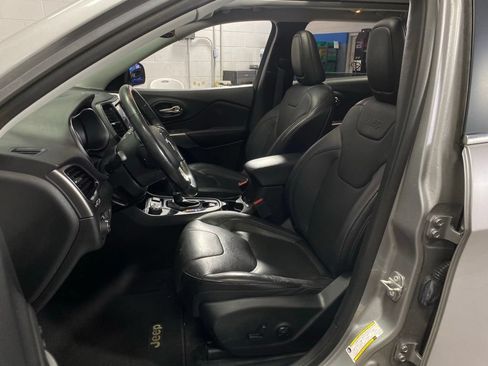 Used 2019 Jeep Cherokee Limited AWD/4WD image 17