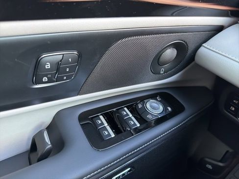 New 2025 Lincoln Nautilus Premier w/ Equipment Group 102A image 20