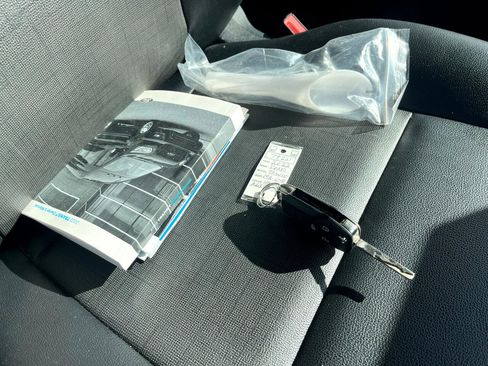 Used 2022 Ford Transit 250 Medium Roof image 25