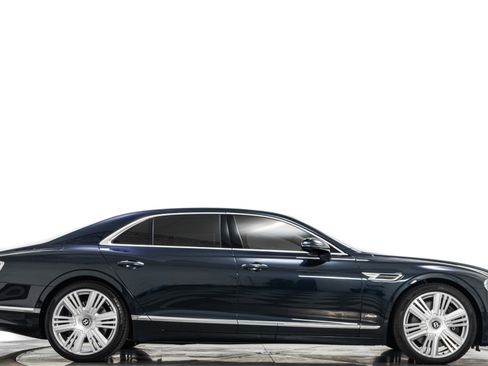 Used 2026 Bentley Flying Spur Plug-In Hybrid AWD/4WD image 2