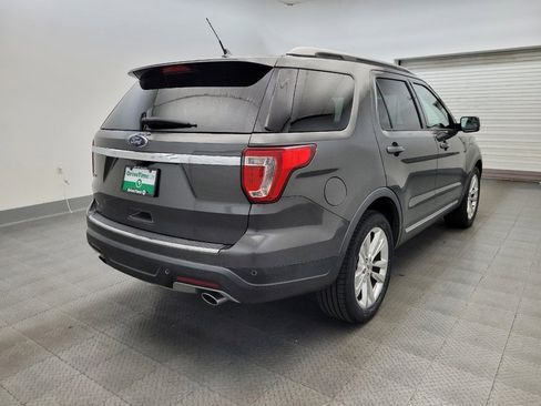 Used 2018 Ford Explorer XLT w/ Equipment Group 202A FWD image 9