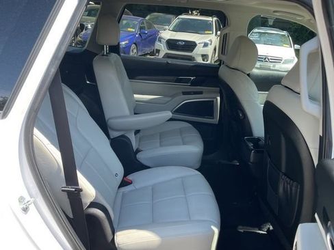 Used 2022 Kia Telluride EX w/ EX Premium Package FWD image 18