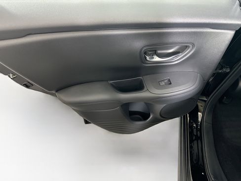 Used 2025 Honda HR-V LX image 24