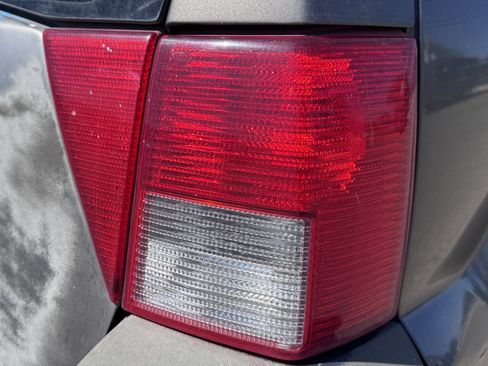 Used 2004 Mitsubishi Endeavor LS AWD/4WD image 51