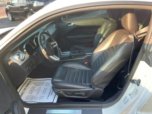 Used 2009 Ford Mustang GT Premium RWD image 11