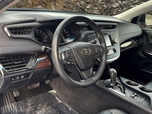 Used 2015 Toyota Avalon XLE image 12