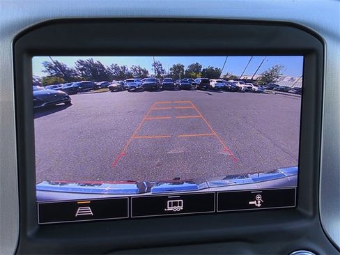 Used 2022 GMC Sierra 1500 SLT w/ Driver Alert Package II image 18