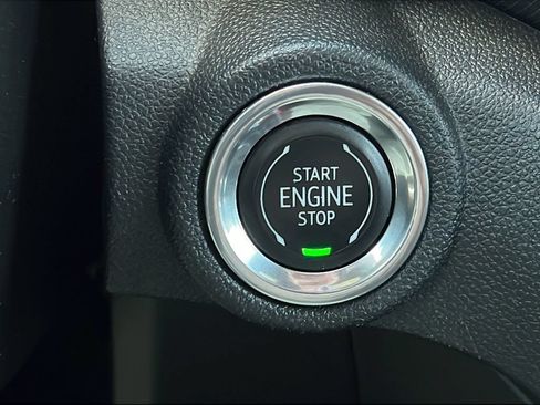 Used 2021 Chevrolet TrailBlazer RS w/ Technology Package FWD image 22