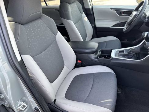 Used 2022 Toyota RAV4 XLE image 20