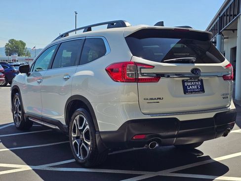Used 2023 Subaru Ascent Touring AWD/4WD image 3